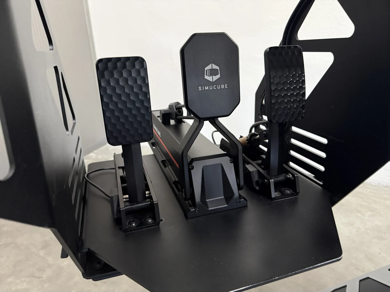 Simucube ActivePedal Pro